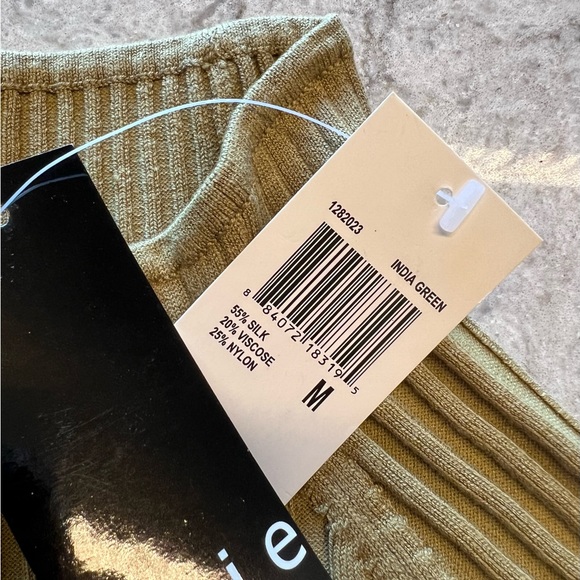 Evie NWT India Green Ribbed Short Sleeve Sweater — Size Medium - Picture 6 of 7